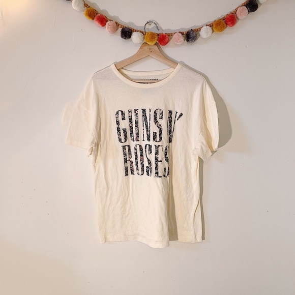 Tops - Guns N’ Roses Graphic Tee size Medium